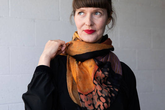 The Fluttering of Birds 🐦‍⬛ Cashmere Wool Scarf