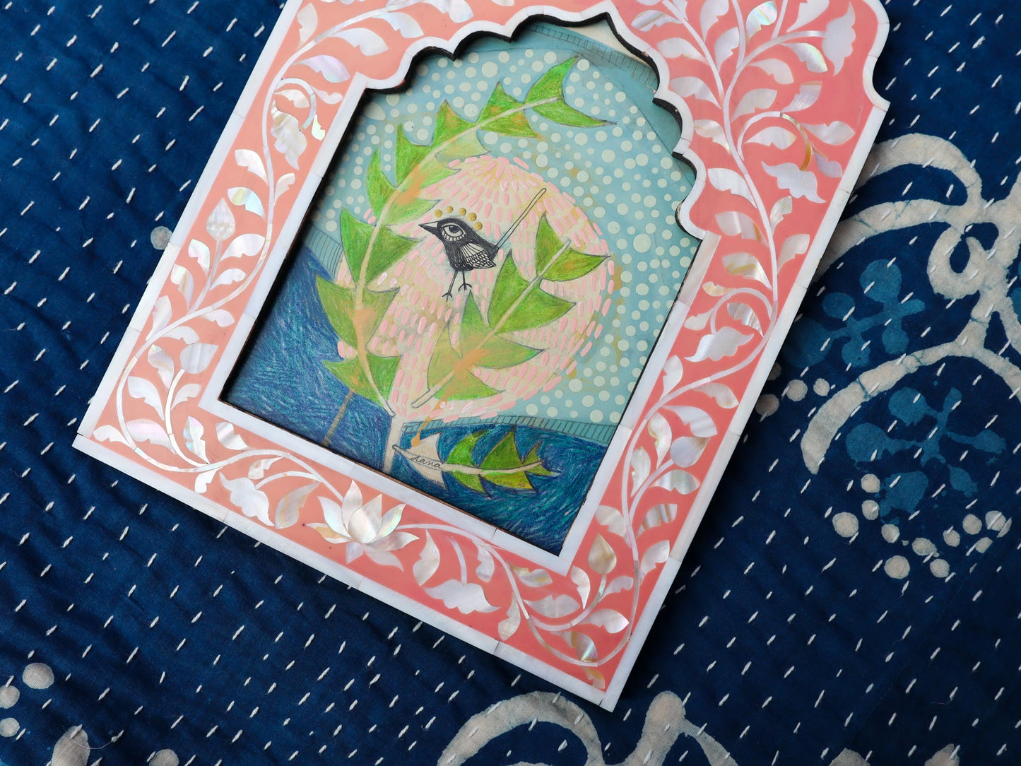 Little Blue Wren 🐚 with Banksia in pink shell frame - handmade in Udaipur