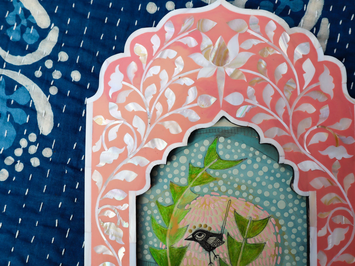 Little Blue Wren 🐚 with Banksia in pink shell frame - handmade in Udaipur