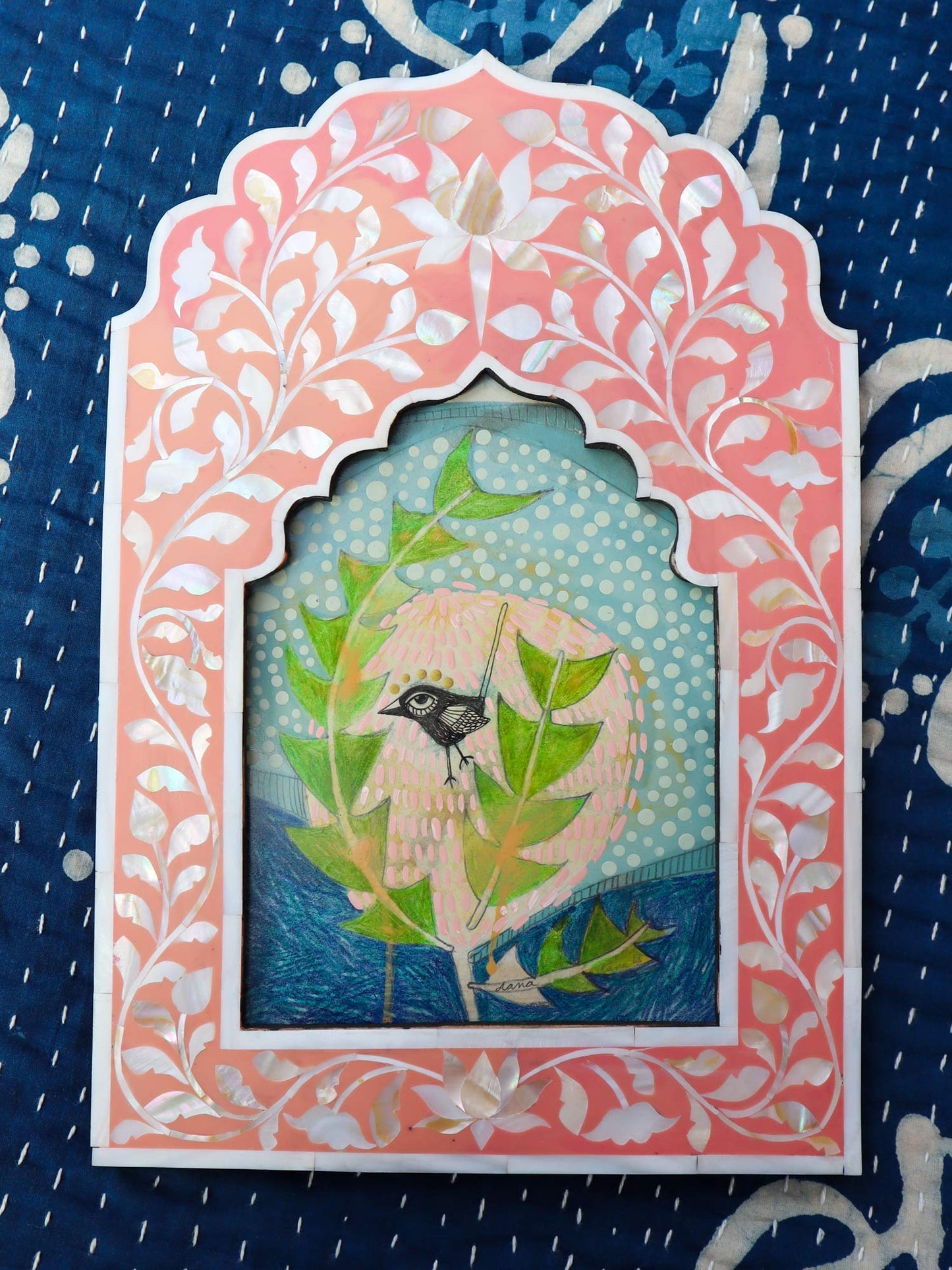 Little Blue Wren 🐚 with Banksia in pink shell frame - handmade in Udaipur